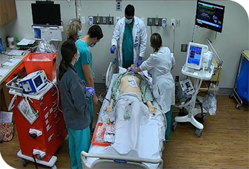 about-our-program-image-5 Residents learn in a simulation lab.